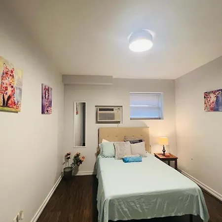 Cossy Room Close To Lake In Chicago